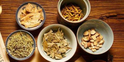角化型手癬中醫(yī)怎么治 治手癬簡(jiǎn)單有效的方法